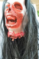 Life Size Halloween Props Severed Head Blue Eye - Image 3